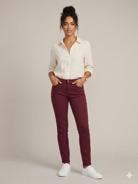 GUESS Stretchy Skinny Pants in Burgundy | Size 29